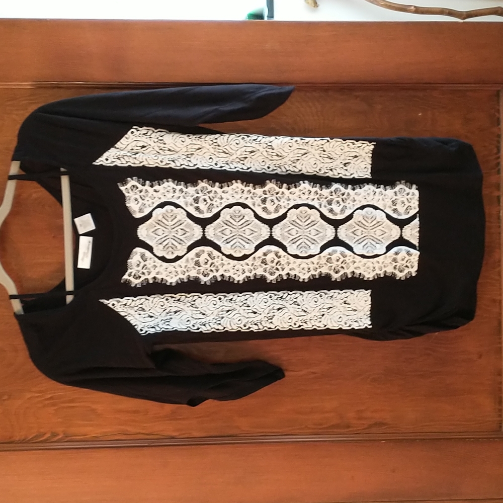 EUC lace graphic shirt
